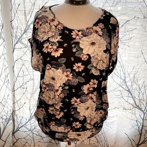 Torrid women’s size 00 super soft knit cold shoulder sleeveless top. NWOT